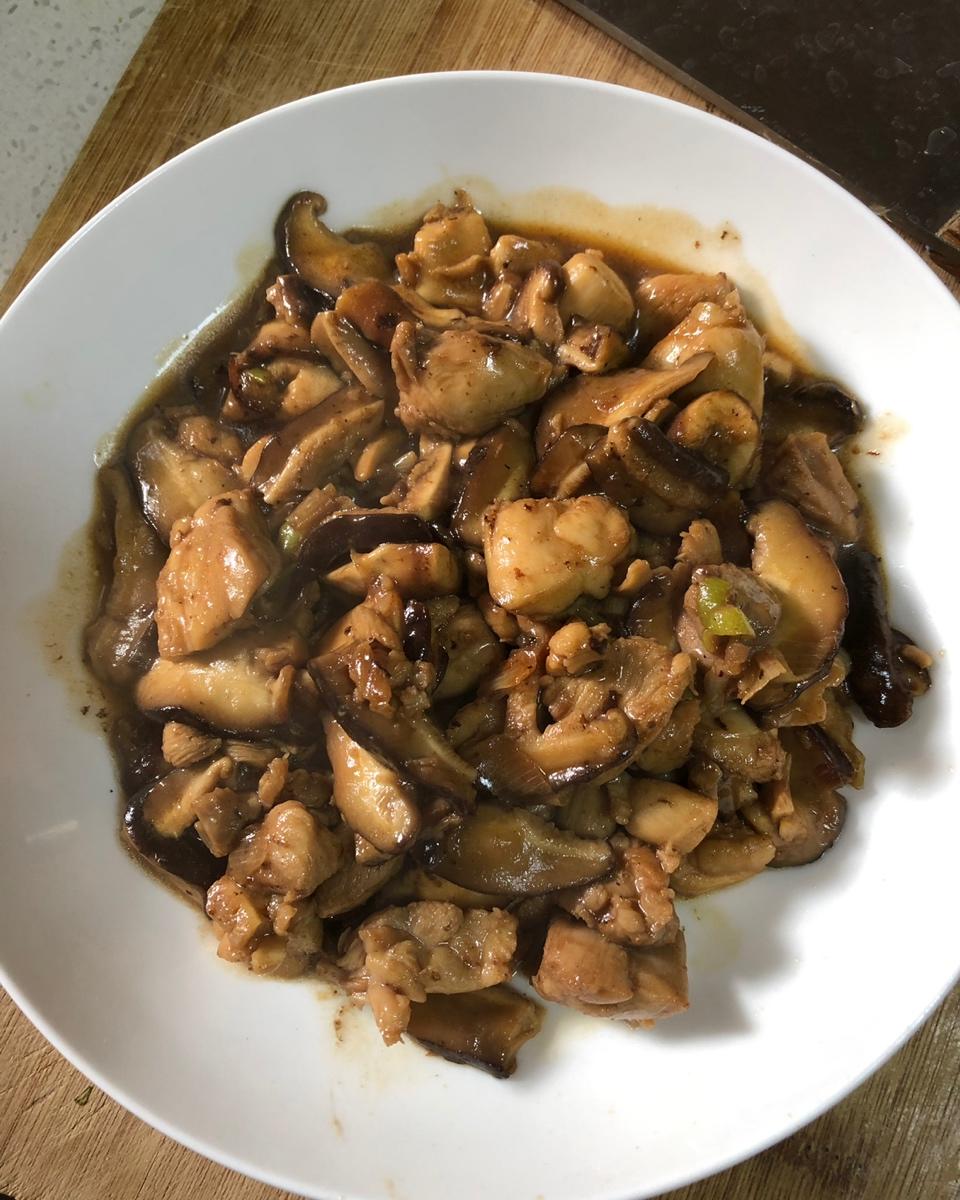 蘑菇滑鸡（香菇滑鸡）
