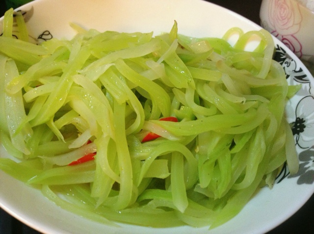 清炒莴笋丝