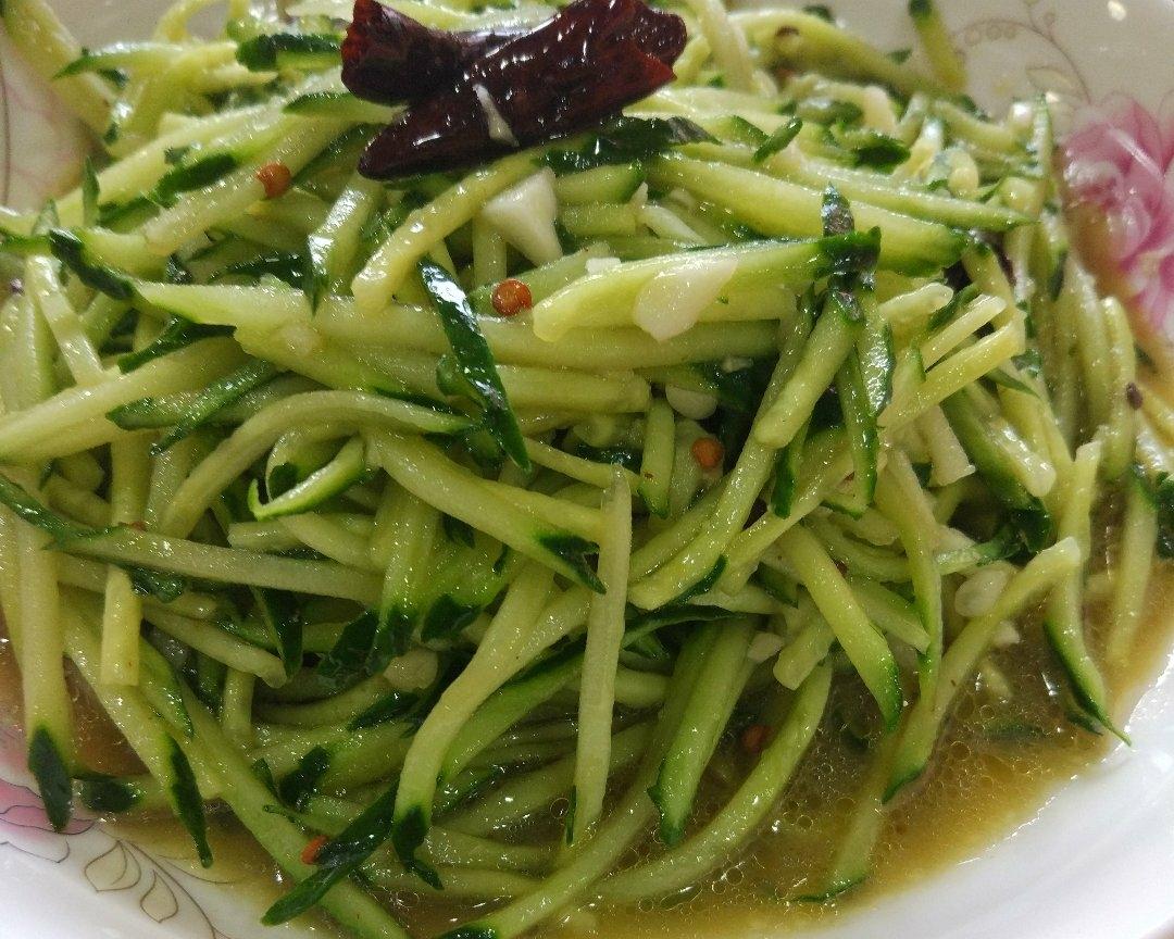 凉拌黄瓜丝的做法