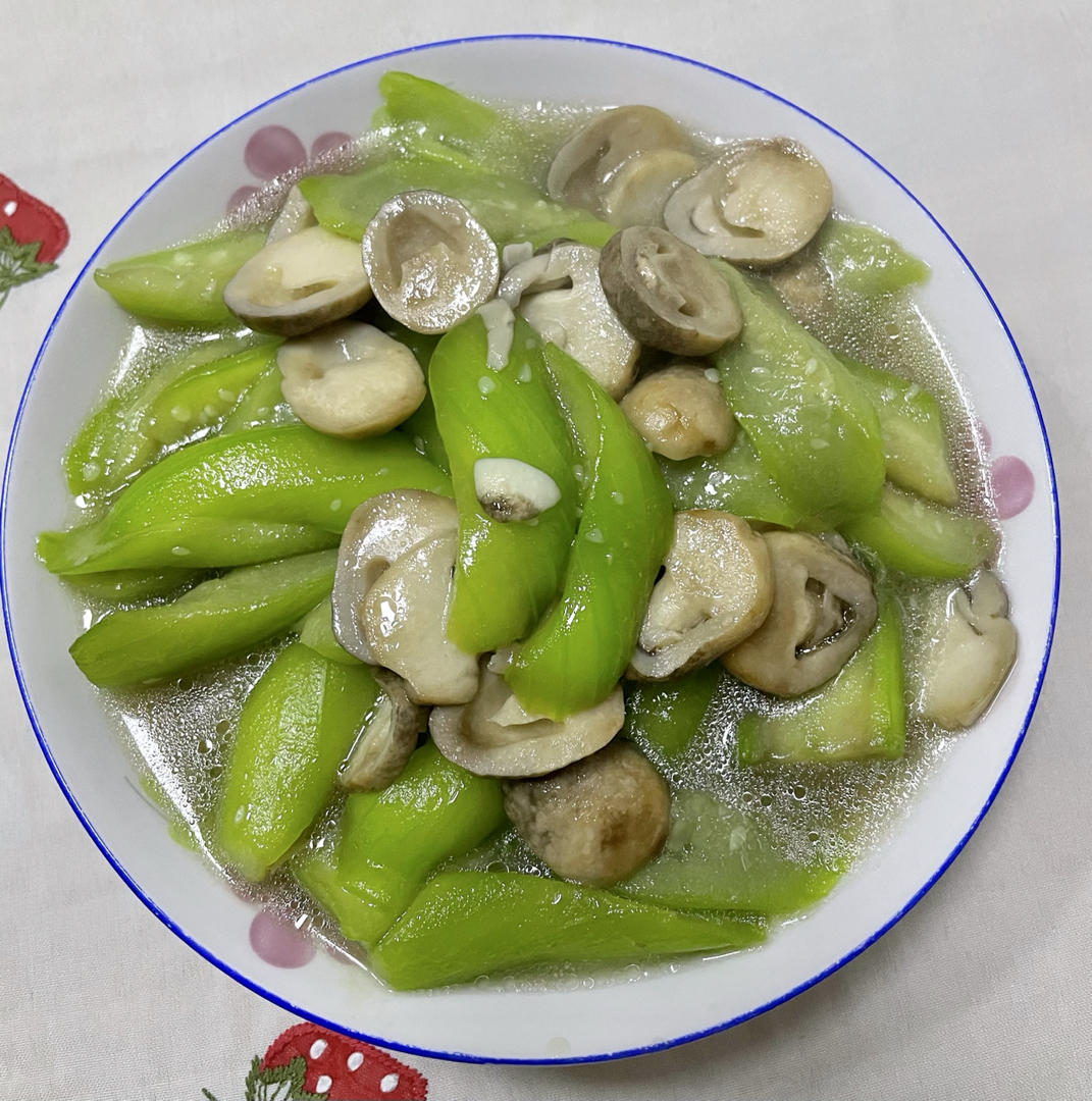 丝瓜香菇炒肉丝