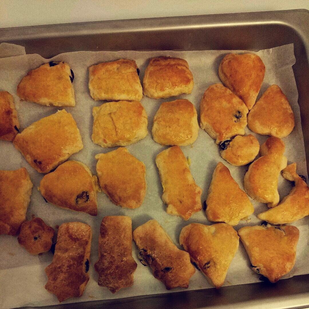 【视频】3分钟 奶油司康Scone(可能是世界上最快手的司康) 消耗淡奶油～