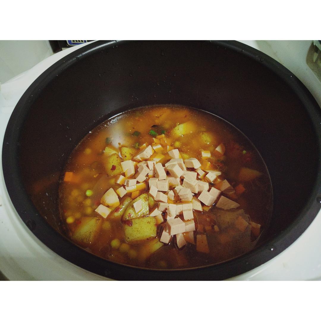 土豆焖饭（电饭锅版）