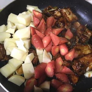 土豆排骨焖饭的做法 步骤5