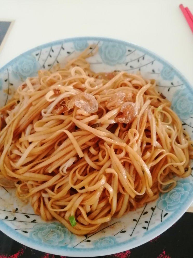 若家秒变早餐葱油虾皮拌面