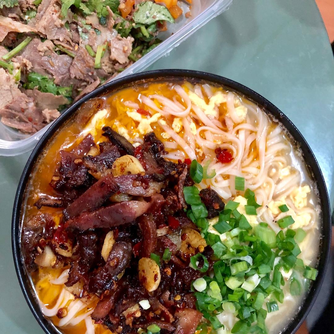 腊肉葱香面