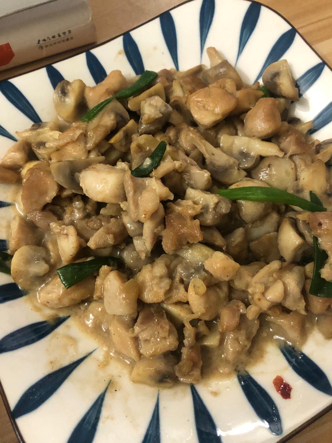 减肥低脂的口蘑鸡腿肉