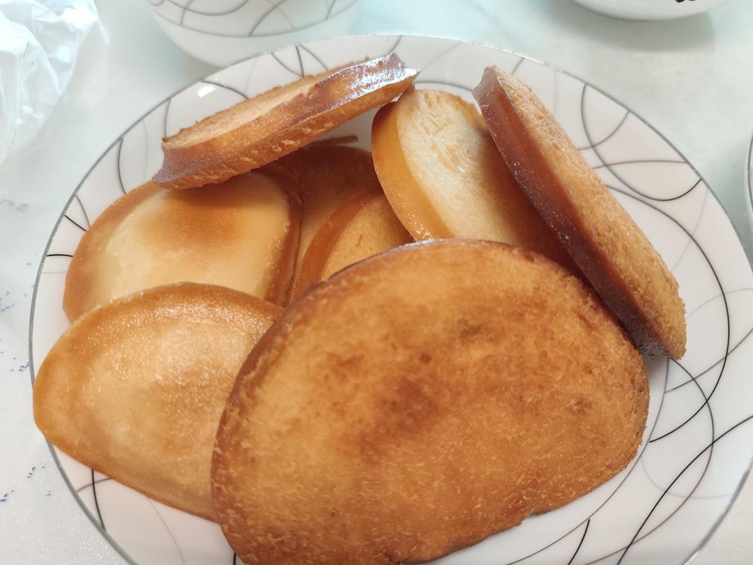 金黄酥脆利口的炸馒头片