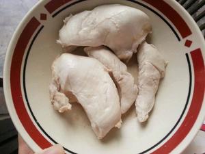 低脂高蛋白鸡肉丝的做法 步骤2