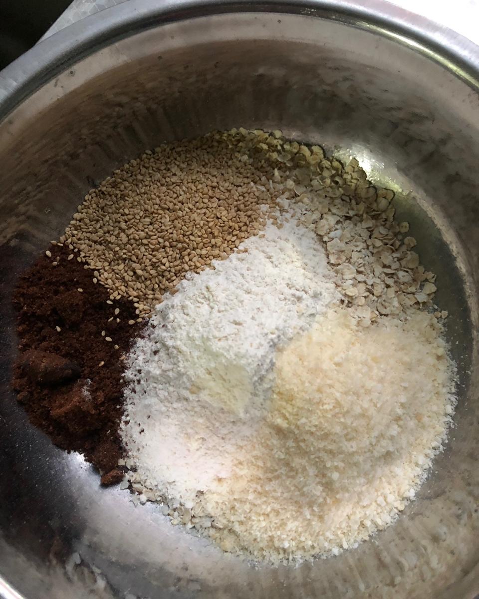 素食:有机燕麦芝麻大饼干