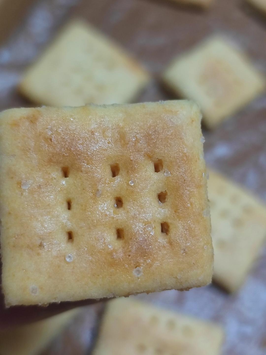 嘎嘣脆小饼干（无臭粉无泡打粉），不用晾凉就是脆的，儿时的味道