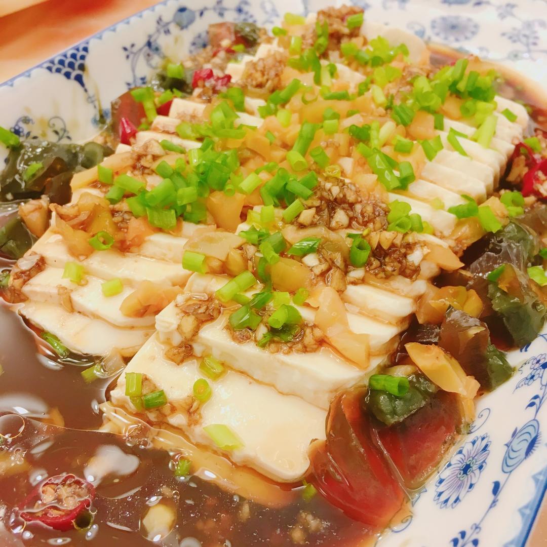 皮蛋拌豆腐