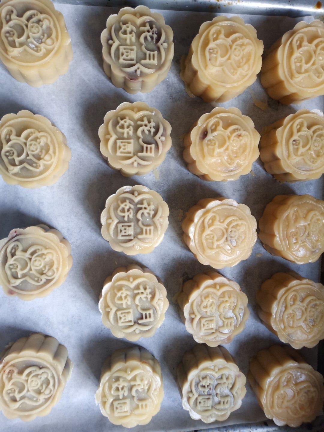 广式月饼—蛋黄莲蓉月饼