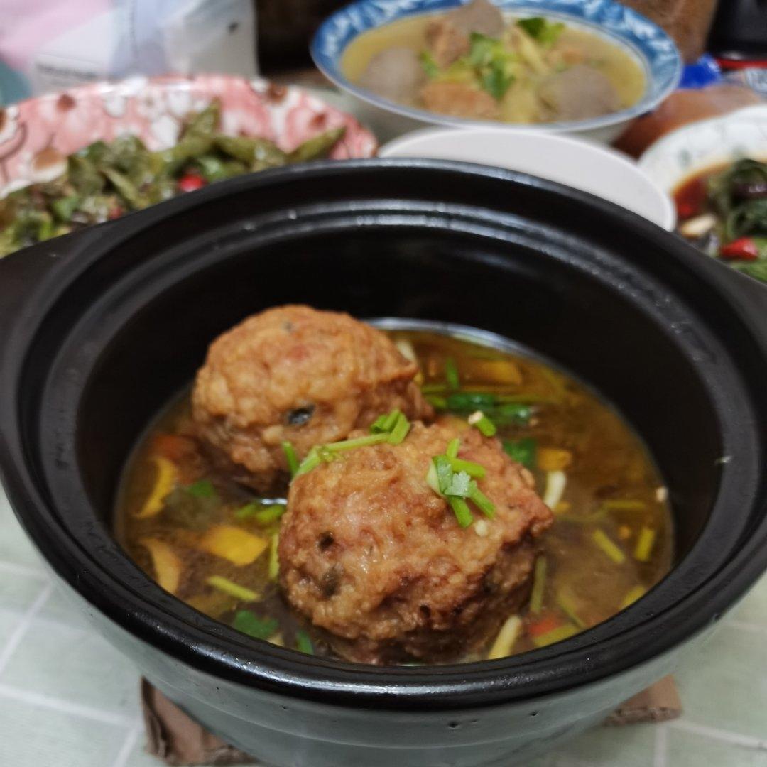 简单的红烧狮子头～拌饭太香了