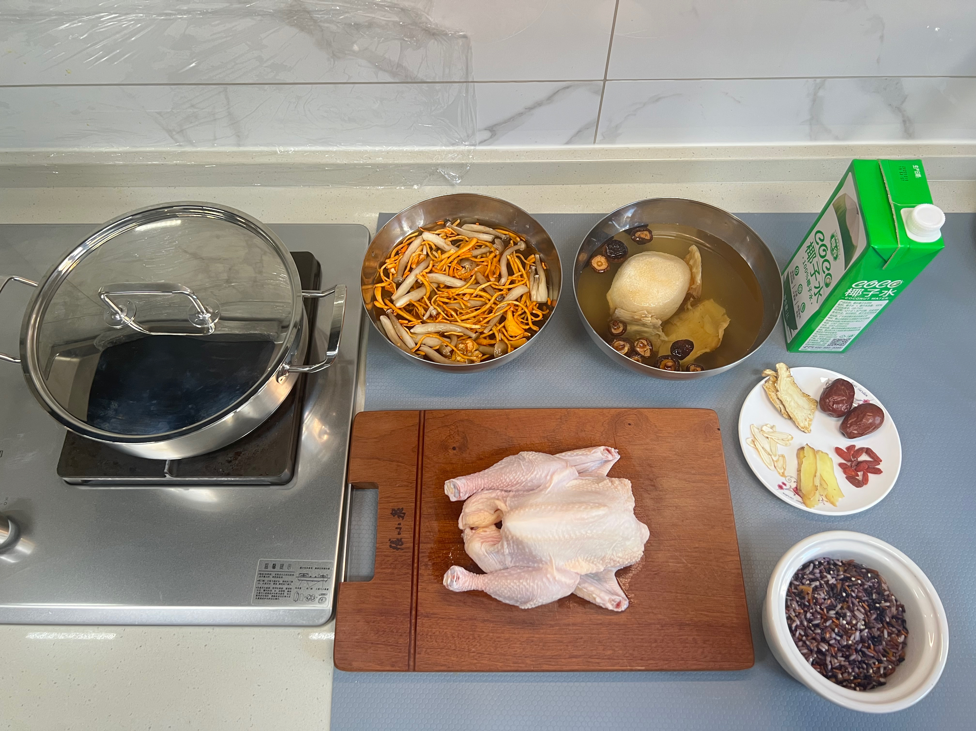椰子糯米鸡的做法 步骤1