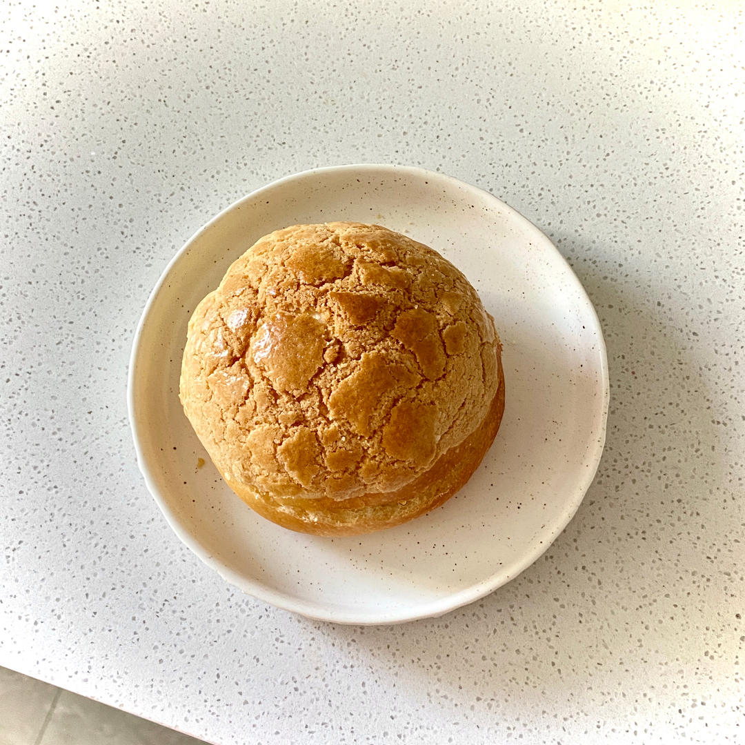 做100款面包の12：在家开茶餐厅!港式菠萝包 –不划格子自然裂开的香酥脆皮！菠萝油/酥皮包