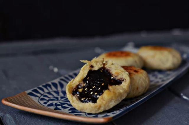 胡麻油红糖芝麻酥饼的做法