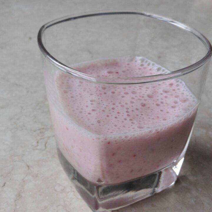 草莓奶昔