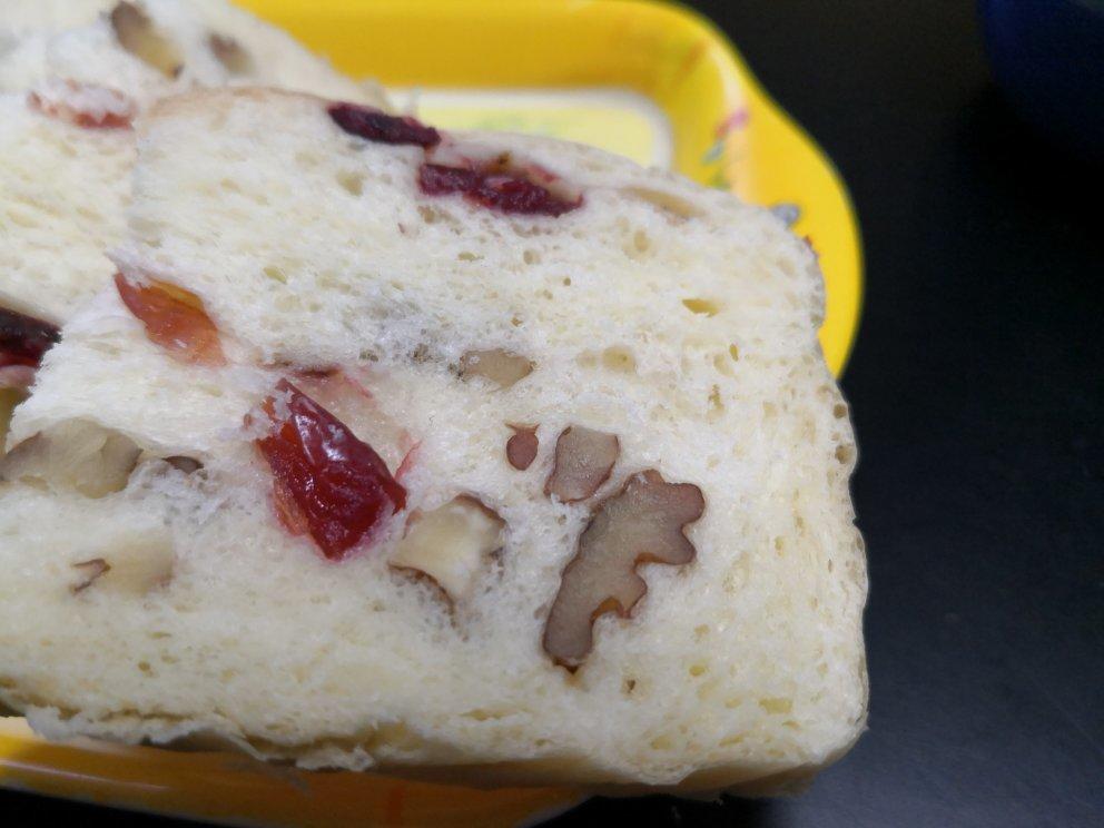 奶香果仁大列巴