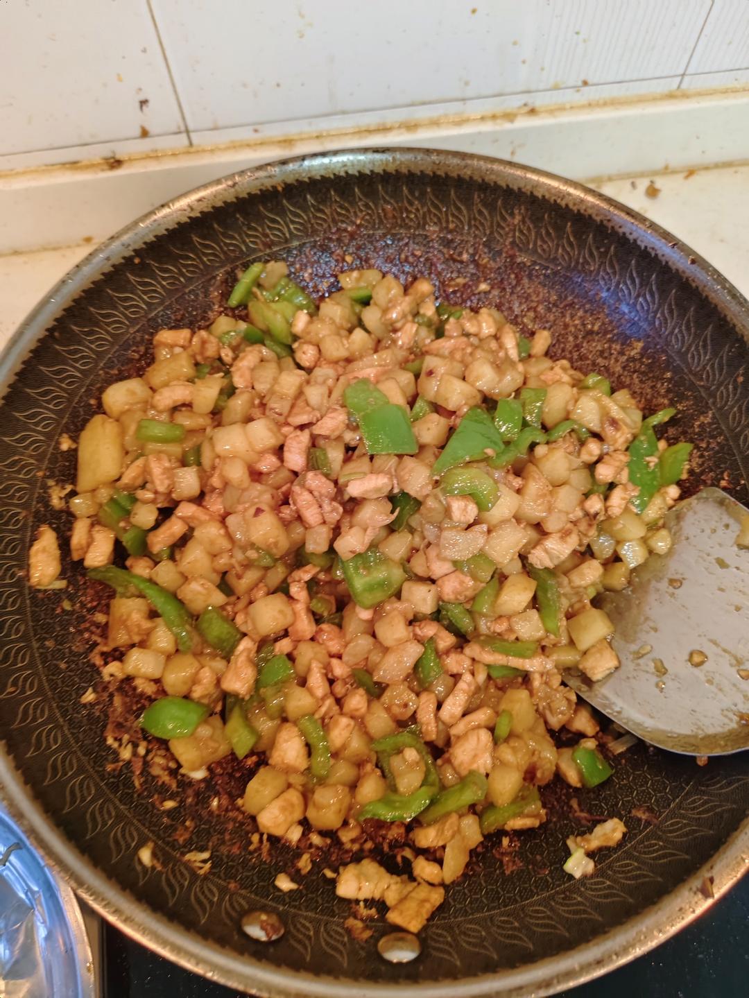 一道怎么做都好吃的干煎土豆鸡丁（红烧，咖喱，椒盐，孜然）