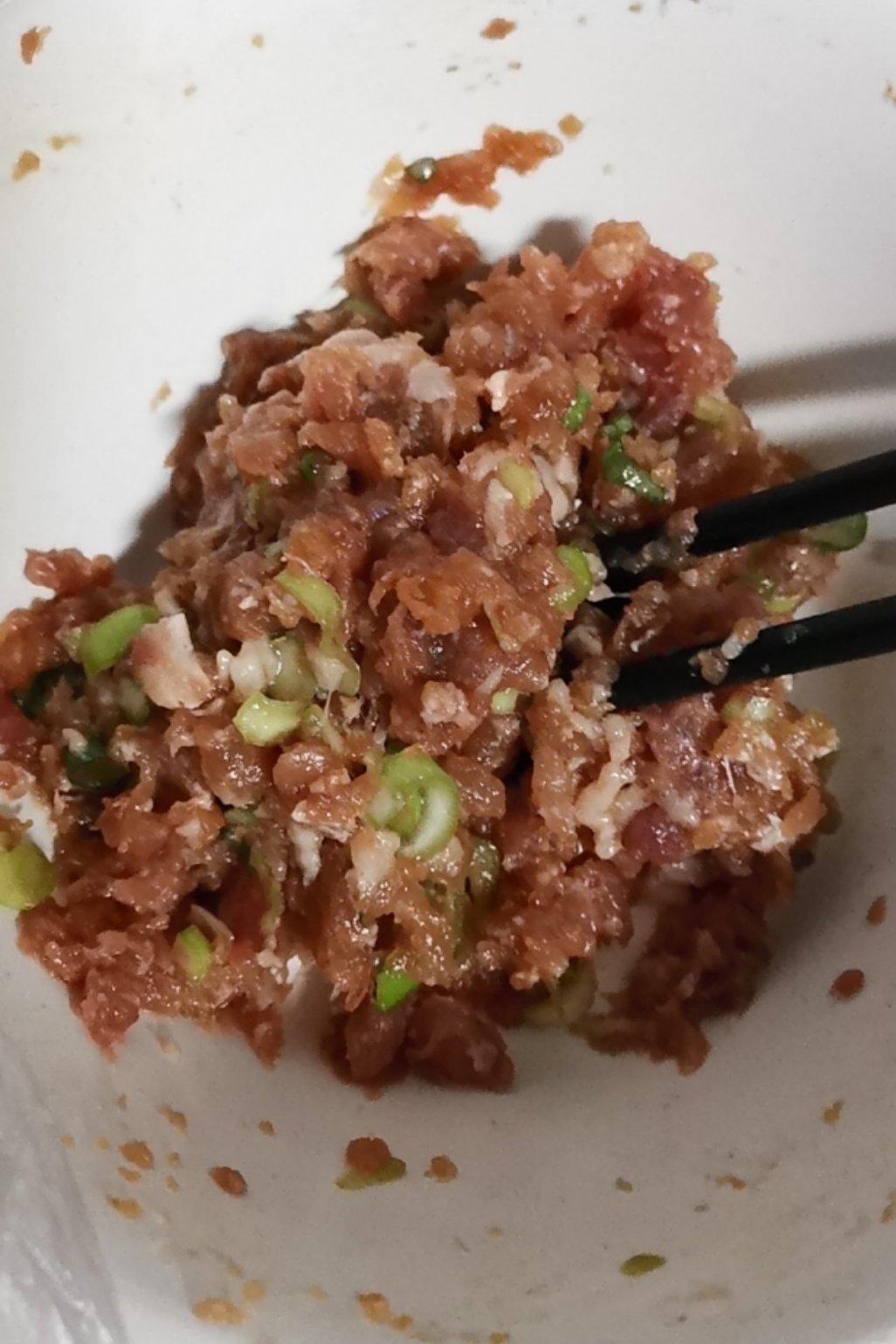 韭菜猪肉饺子(最简单最好吃又最多汁的饺子)