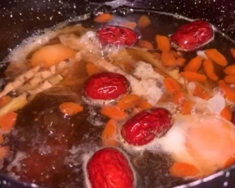 红枣枸杞姜丝鸡蛋红糖汤水（催经汤）的做法