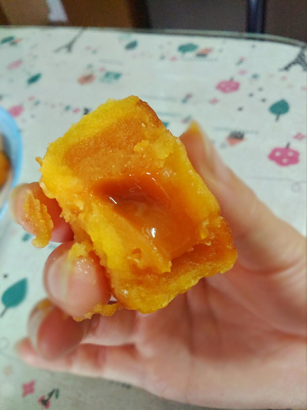 超详细图解版--流心奶黄月饼