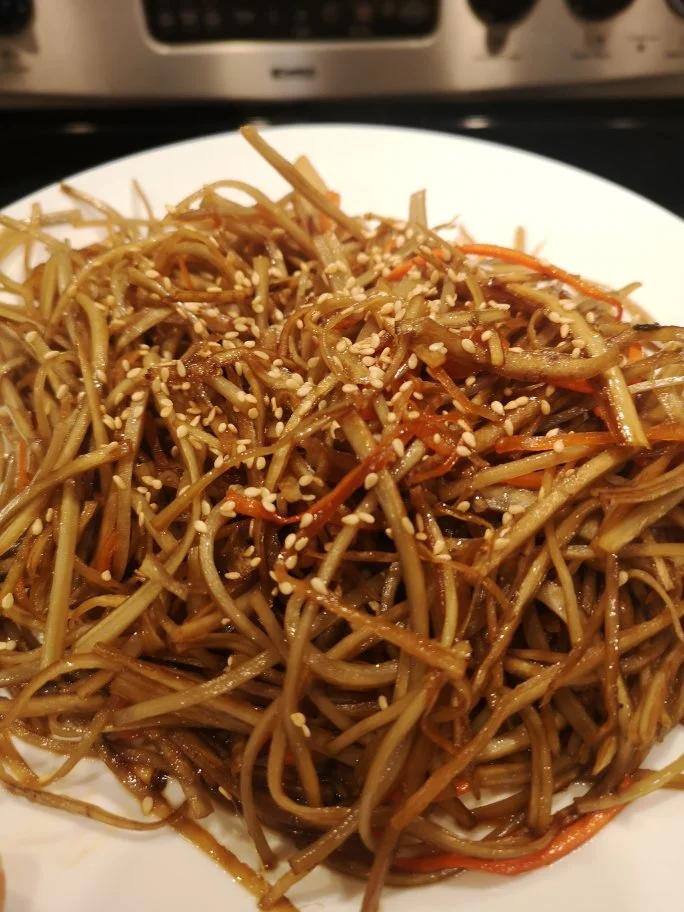 小炒牛蒡丝胡萝卜丝（金平牛蒡）