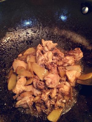 腐竹香菇鸡煲的做法 步骤3