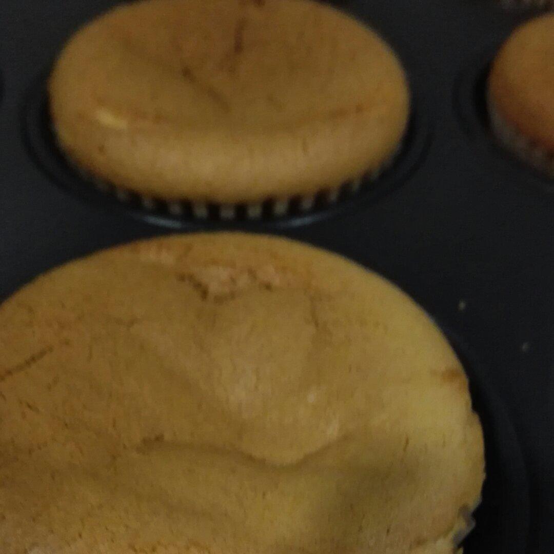 戚风杯子蛋糕^_^不开裂不回缩喔～