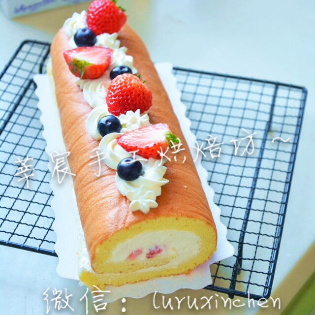 烫面草莓蛋糕卷