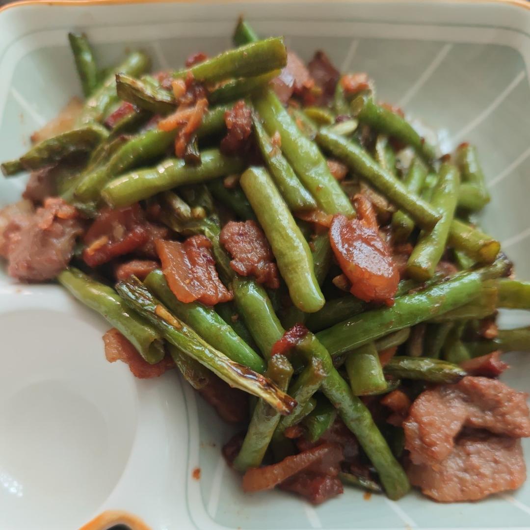 家常菜五花肉炒豆角（铁锅炒，味更香！）