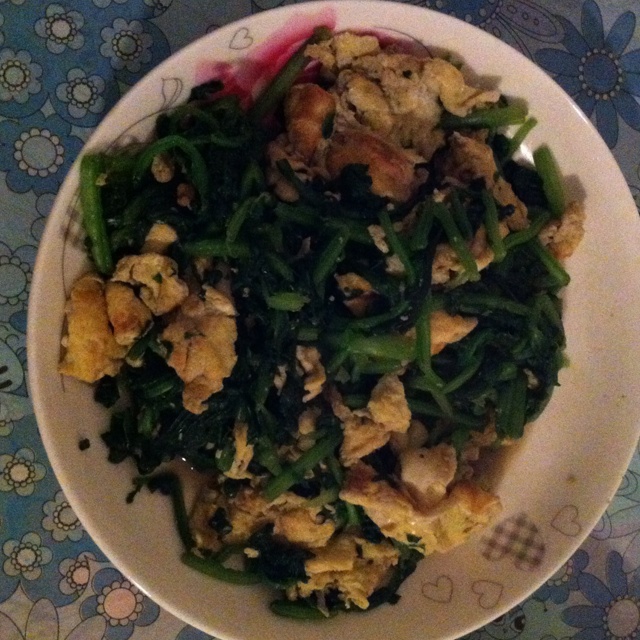 菠菜炒鸡蛋