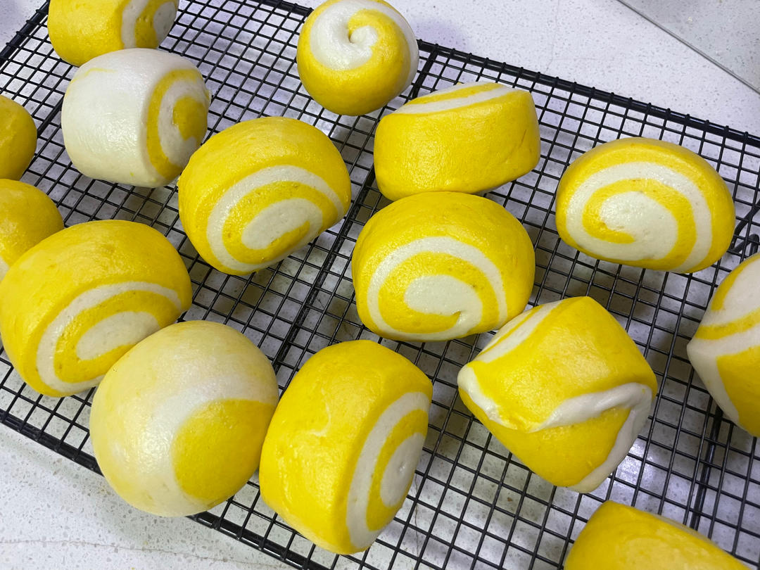 高颜值南瓜双色小馒头