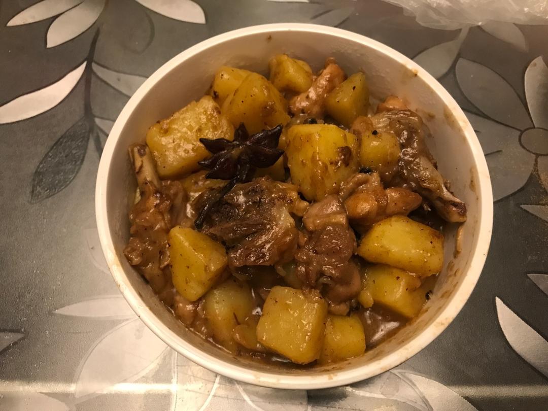 红烧土豆炖鸡腿