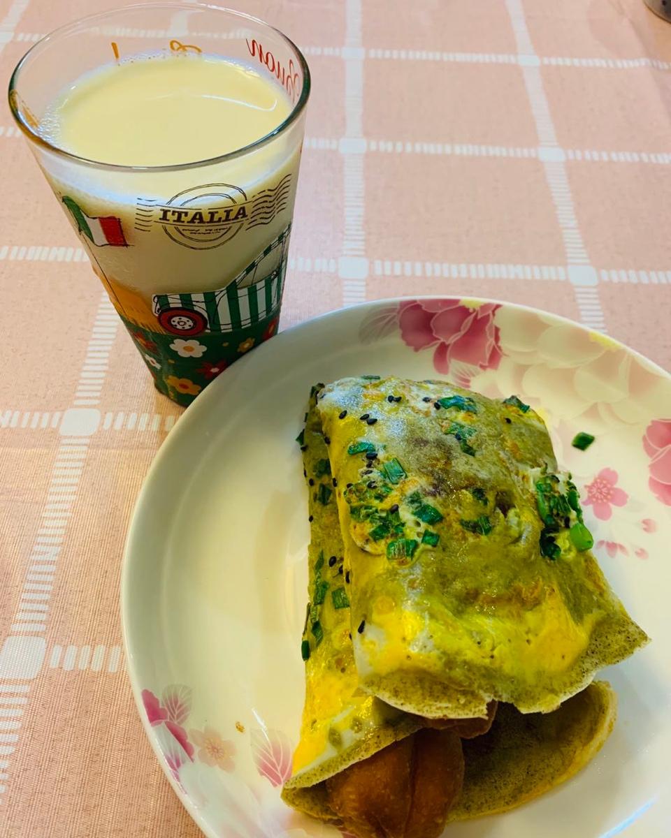 煎饼果子（超详细步骤 甜面酱都是自制的）