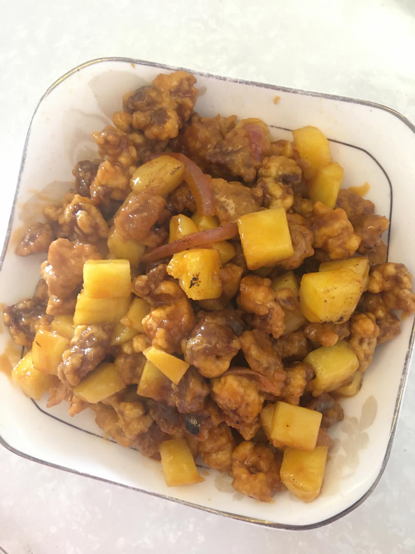 酸酸甜甜鲜果咕噜肉(菠萝咕咾肉)