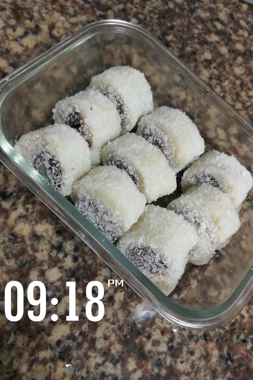 椰蓉红豆麻薯卷