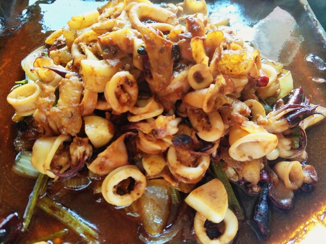 干锅酱香鱿鱼