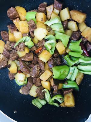 土豆焖牛肉的做法 步骤9