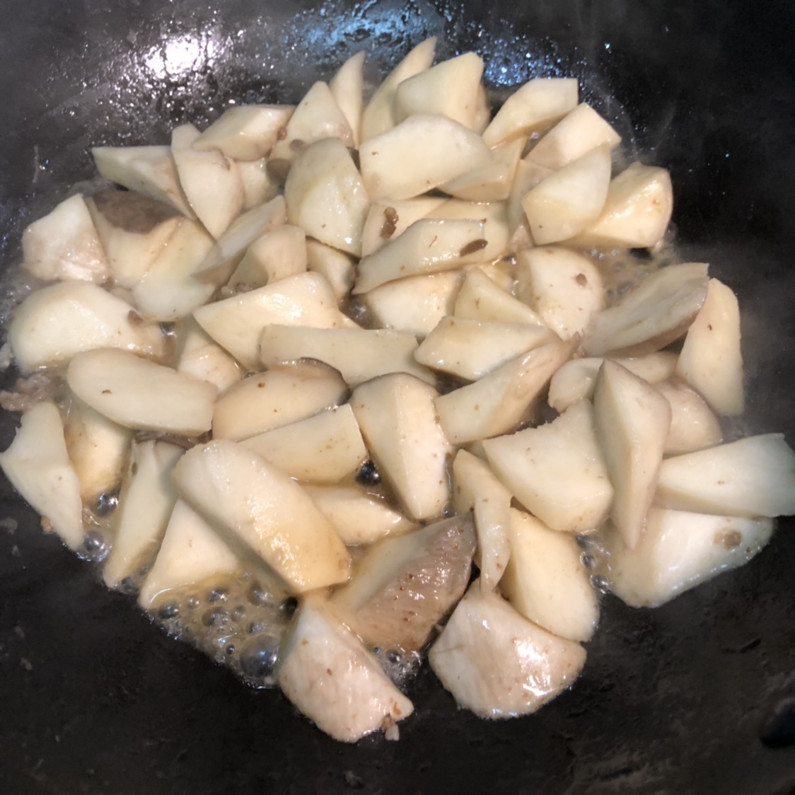 杏鲍菇芦笋牛肉粒的做法 步骤4