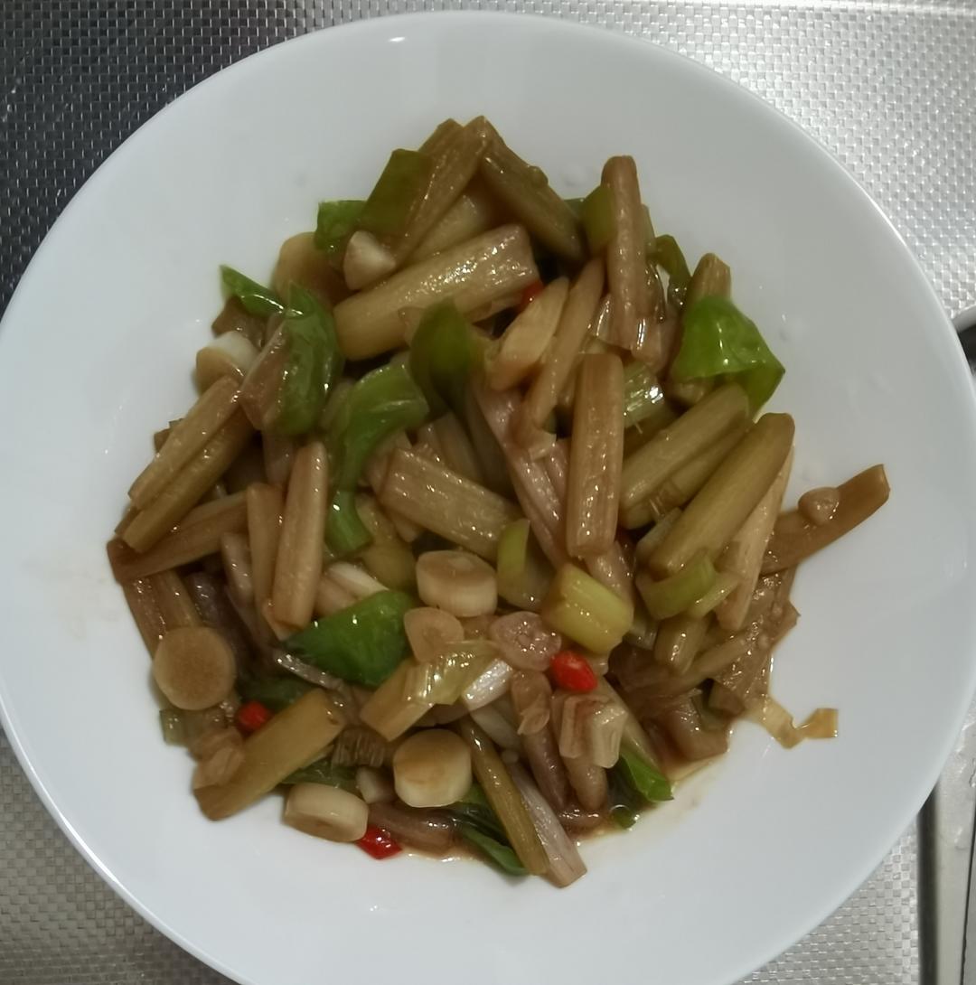 炒鸡头梗的做法