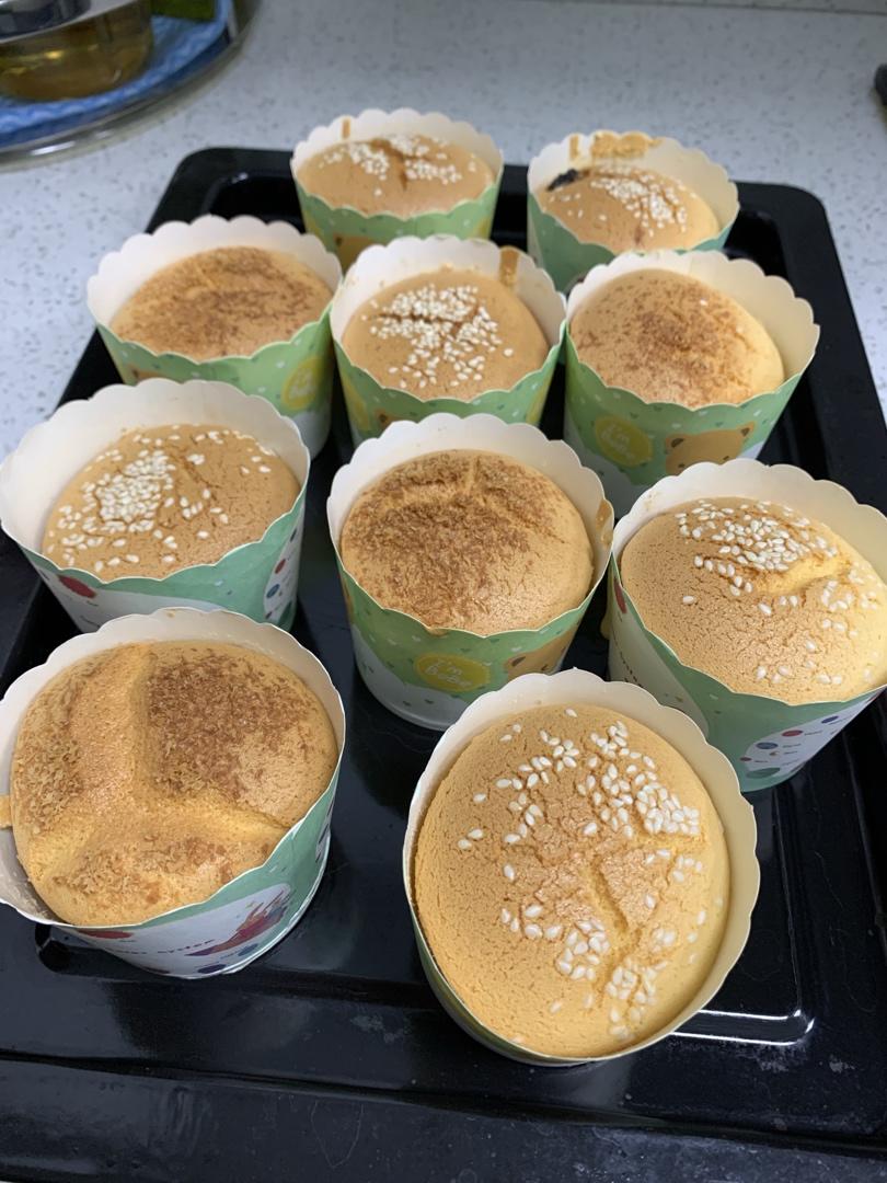 不塌不凹的纸杯戚风蛋糕