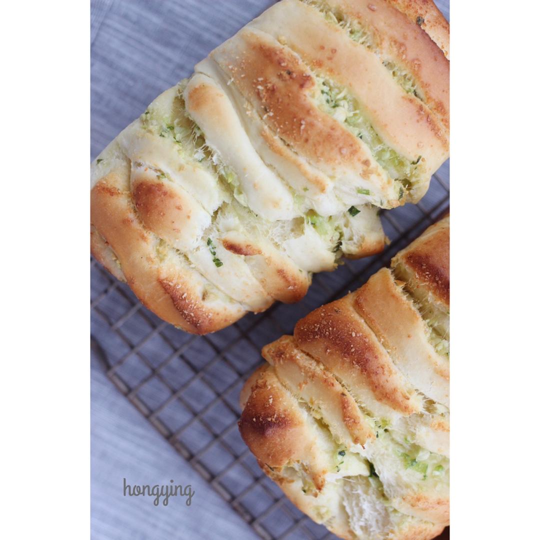 蒜香乳酪手撕面包_《至爱面包》