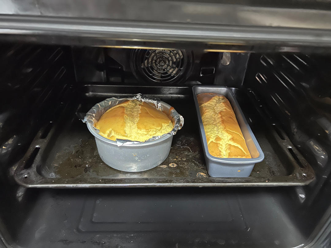 第一次做电饭锅版蛋糕，完美。