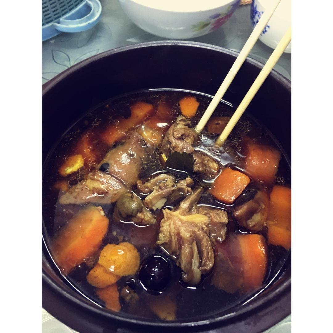 红焖羊肉炖胡萝卜