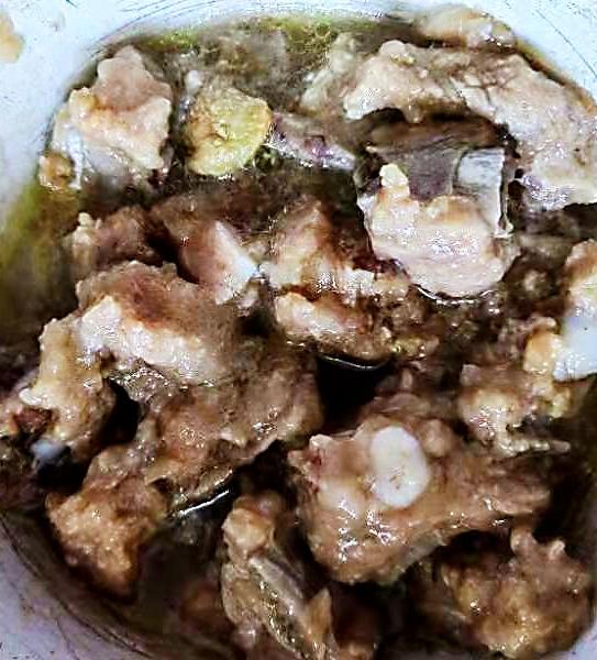 排骨怎么蒸才嫩？第一步先焯水就错了，记住这个窍门排骨嫩滑多汁