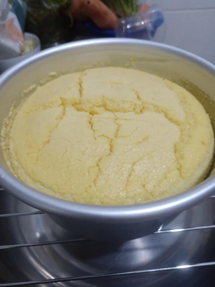 6寸基础版戚风蛋糕胚（附上我做的黄金果生日蛋糕）