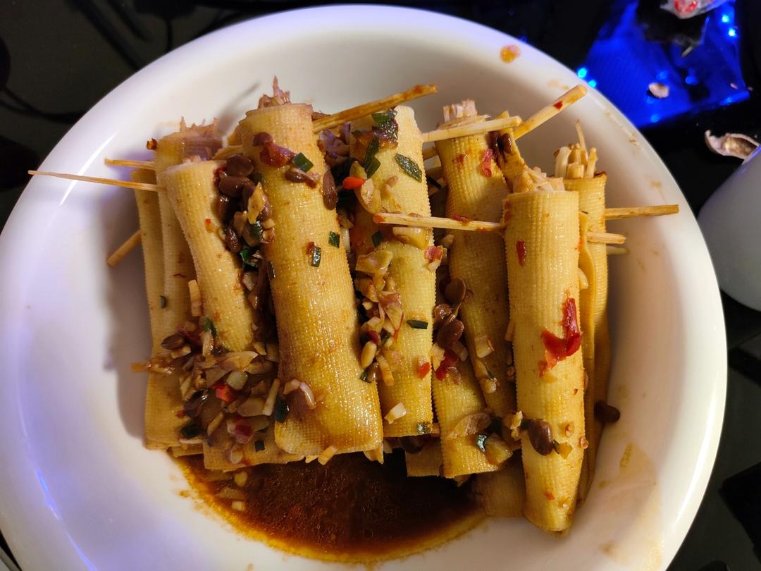 金针菇豆皮卷