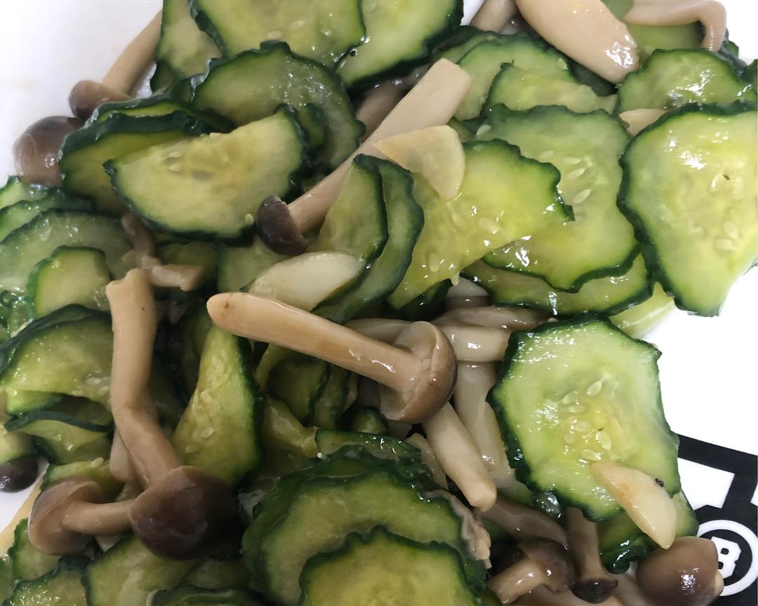 爽口黄瓜小蘑菇