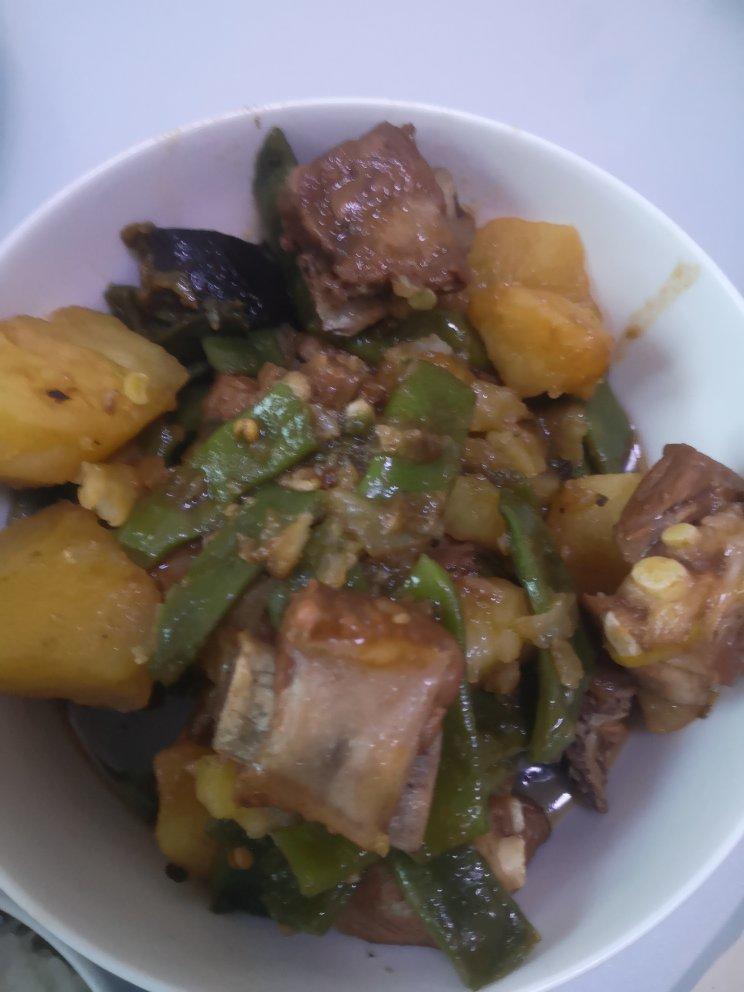 土豆炖排骨